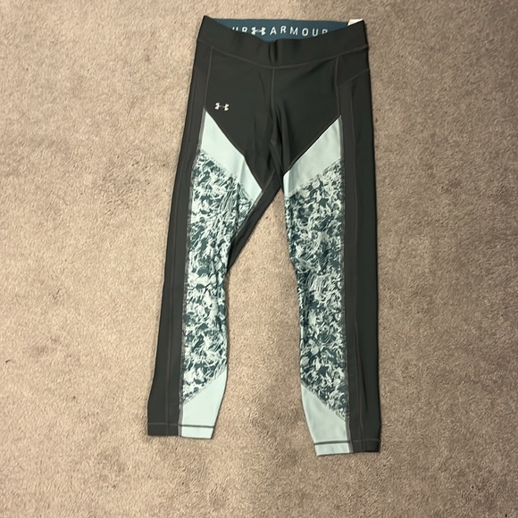 7 Under Armour Compression Capri LOT - Picture 8 of 9